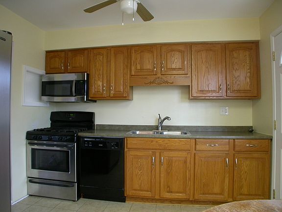 5th image of 299 McMillan St