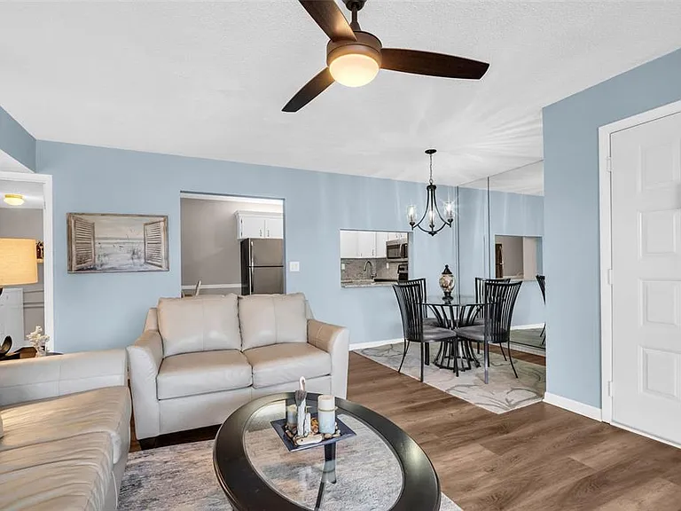 2523 Pine Ridge Way S #C2 — Photo 8
