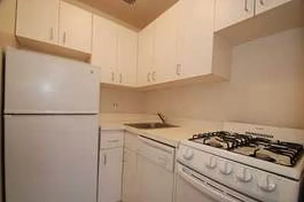 Rented by Buchbinder & Warren | media 20