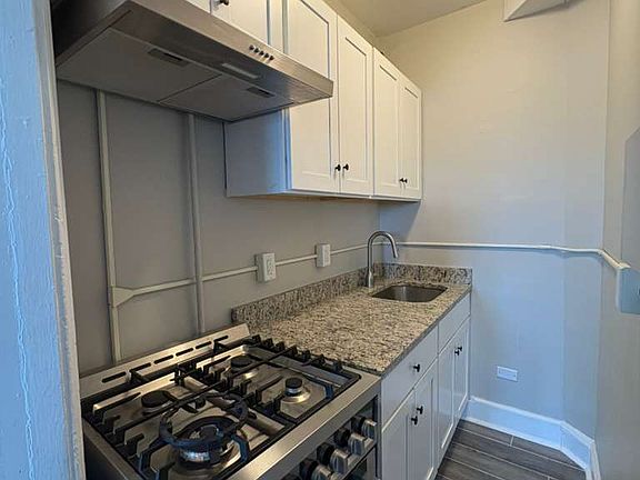5th image of 1175 Chapel St #602