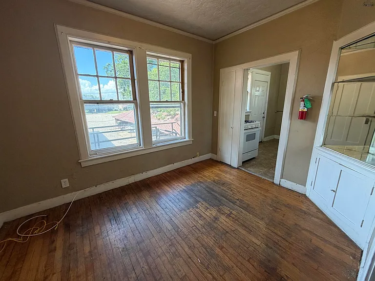 1109 Harrison St — Photo 6