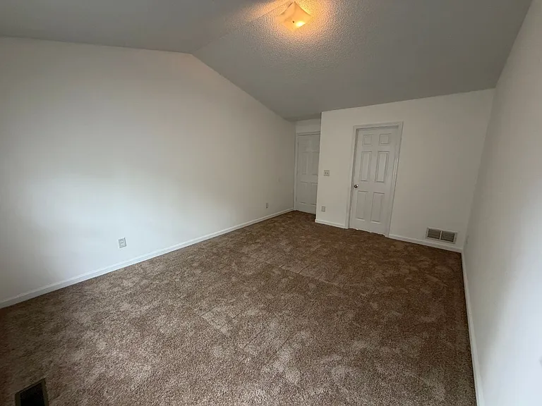 1613 Fort Perry Way — Photo 10