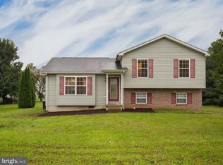 99 Wendover Dr, Bunker Hill, WV 25413