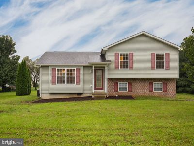 99 Wendover Dr, Bunker Hill, WV, 25413