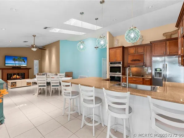 1602 SE Flintlock Rd, Port Saint Lucie, FL 34952