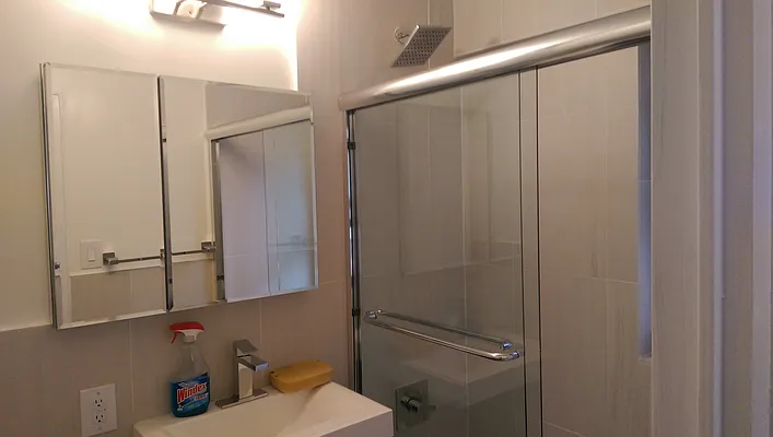 Rented by Manhattan Apartment Organization | media 59