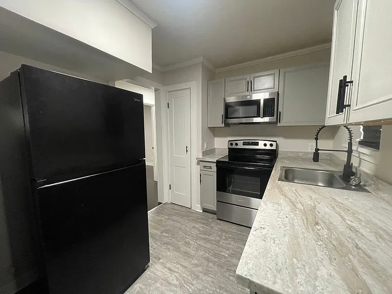 362 Boulevard St — Photo 3