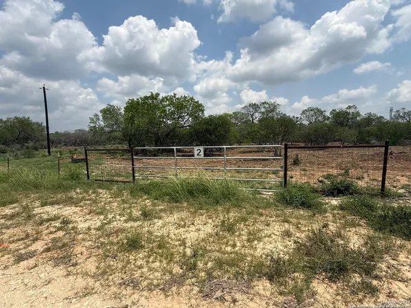 215 county road 1670 LOT 2, Moore, TX 78057