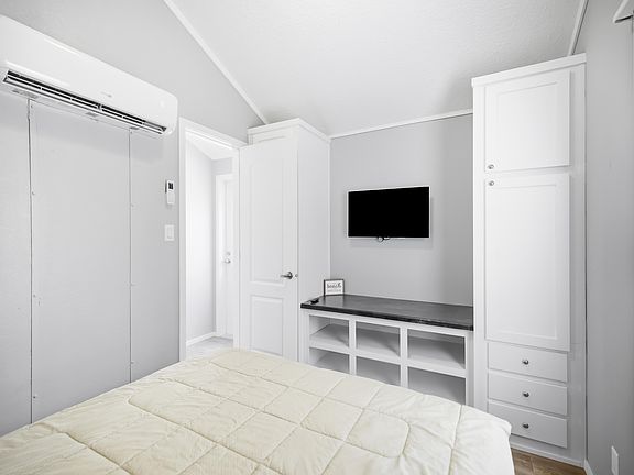 3rd image of 1702 N 8th St Unit 2
