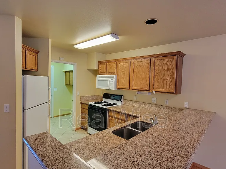 1952 NE Zachary Ct #4 — Photo 5