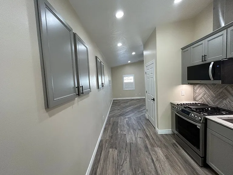 1696 N 2500 W — Photo 4