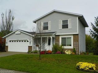 2655 Thorn Creek St SE, Kentwood, MI 49508