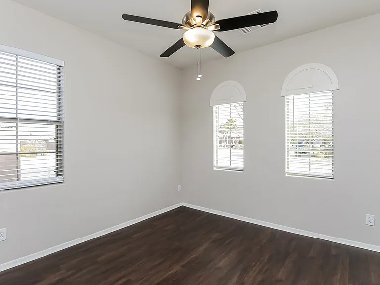 38514 N Navarro Dr — Photo 14