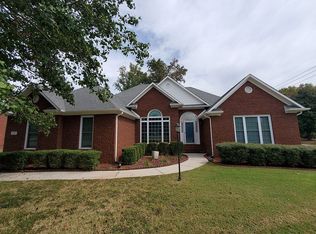 137 Manor House Dr, Huntsville, AL 35811