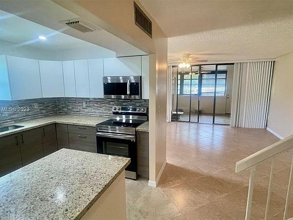 2nd image of 20341 NE 30th Ave APT 106-6