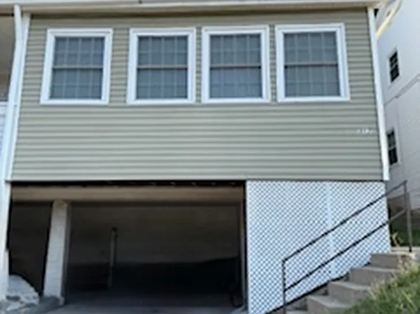 (undisclosed Address), Hamden, CT 06517