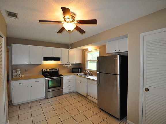 5th image of 608 E Cherry St