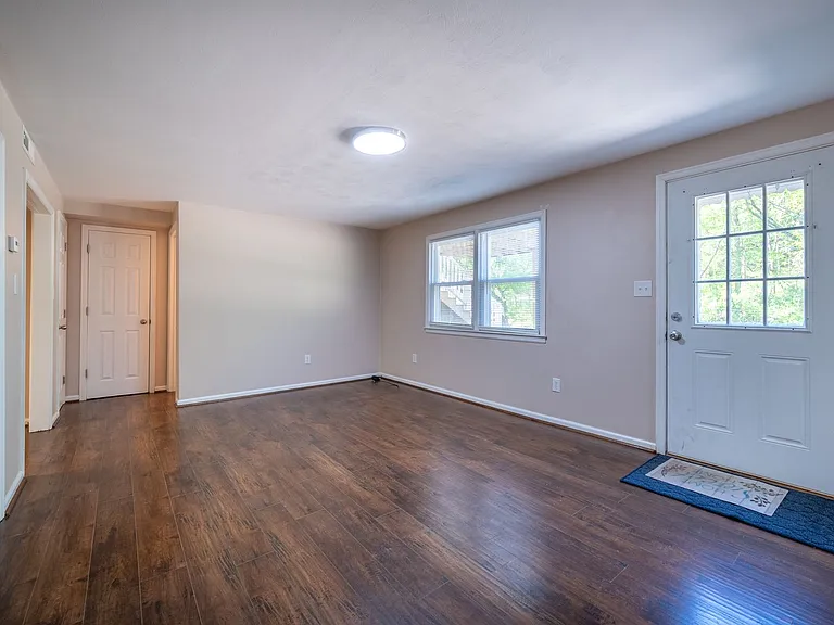 2561 Rutrough Rd — Photo 7