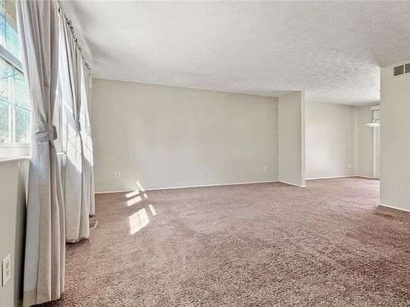 2nd image of 1420 Castillion Dr NE