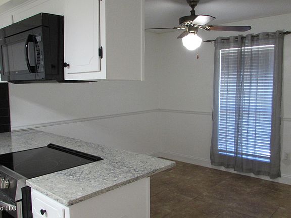 4th image of 105 Eagle Feather Ln