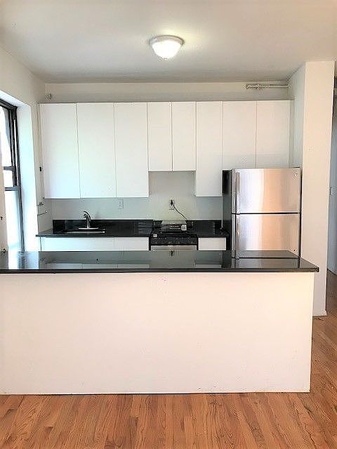 1st image of 226 E 53rd St APT 4C