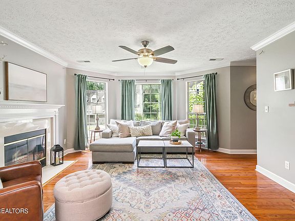 3rd image of 1020 Edenbridge Way