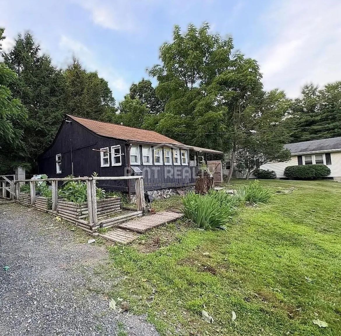 3 bed, 702 sqft, $2,500 — Photo 1