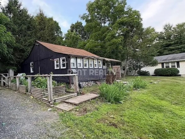 27 Interlochen Pkwy, Monroe, NY 10950