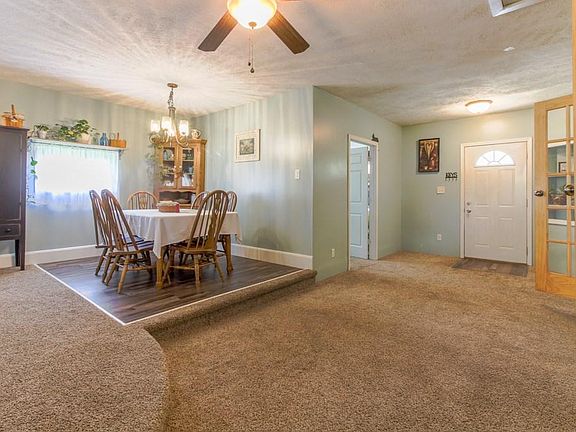 4th image of 484 Willowood Dr E