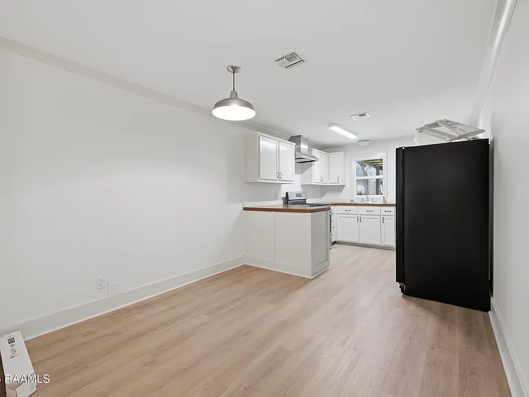 104 Howard Ave — Photo 7