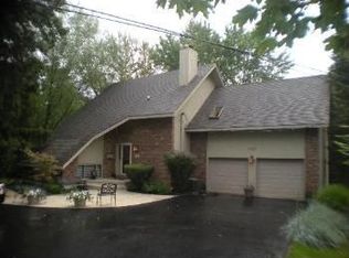 1117 55th St, Downers Grove, IL 60515