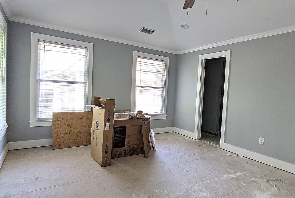 2nd image of 2696 Loghaven Dr NW