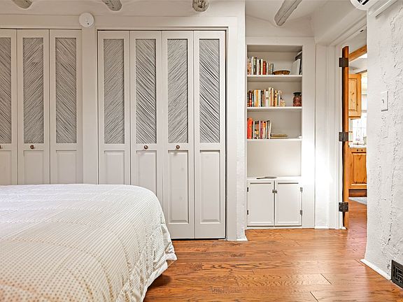 5th image of 104 Jimenez St #C