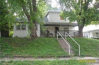 4th image of 1032 9th Ave