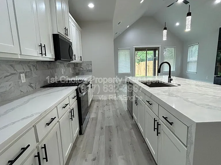 1609 Sharon St — Photo 13