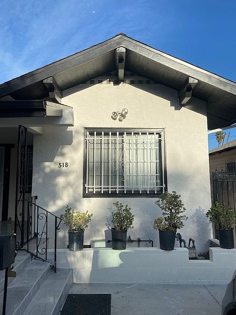 1st image of 518 N Serrano Ave #F