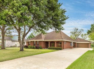 113 W Larkspur Dr, Alvin, TX 77511