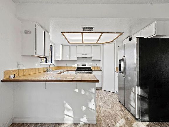 5th image of 40233 161st St E
