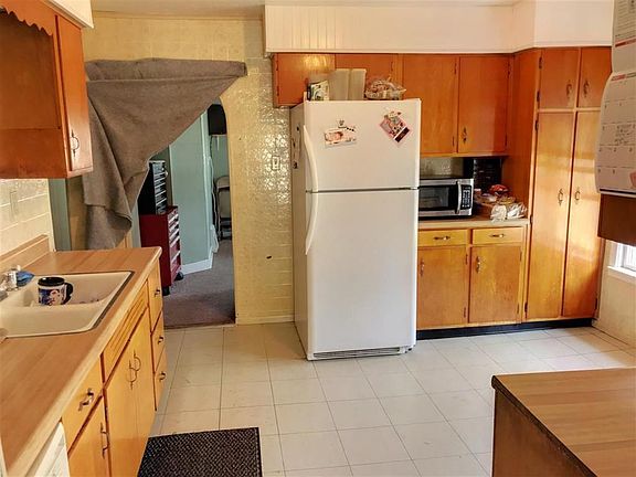 4th image of 1408 Hayes Ave
