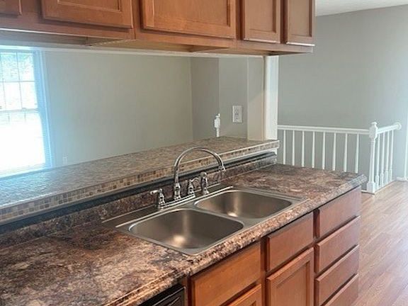 5th image of 64 Sunnyside Dr #20