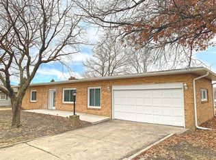 1114 Wacker Dr, Ottawa, IL 61350