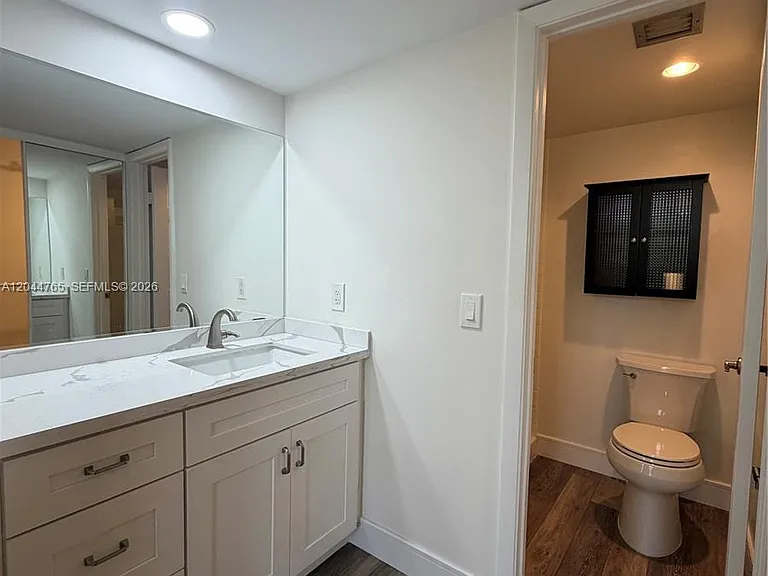 1705 Whitehall Dr #403 — Photo 30