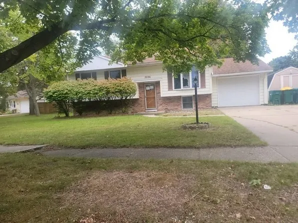 3026 Yorkshire Dr, Bay City, MI 48706