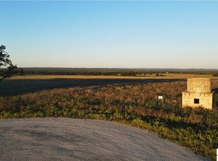 108 Axis Cir, Fredericksburg, TX 78624