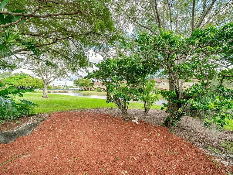 8040 Sanibel Dr #8040 — Photo 24
