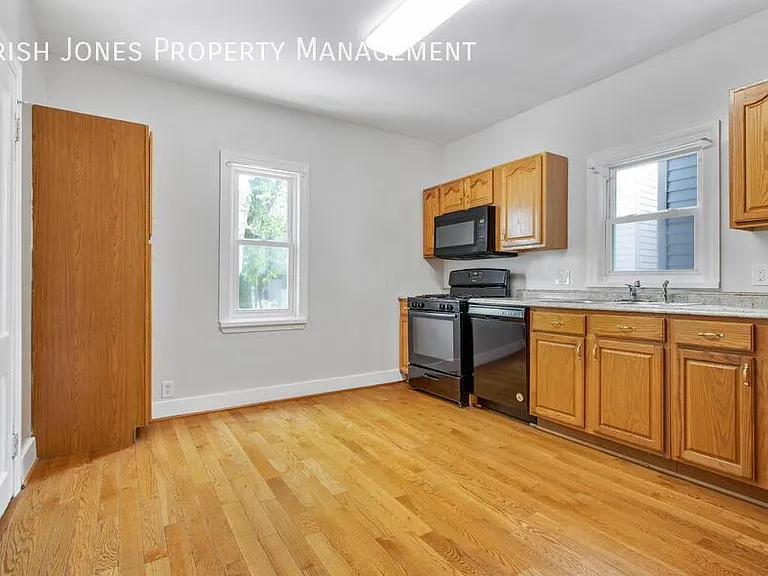 169 Congress St #1 — Photo 9