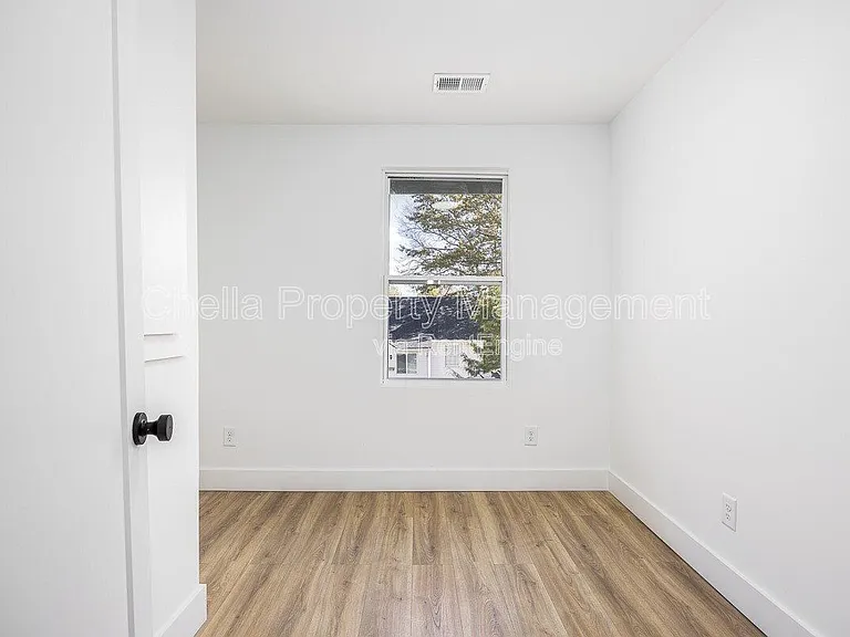 1012 Debow St #B — Photo 22