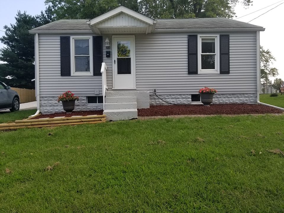 1st image of 204 Hollow Ave