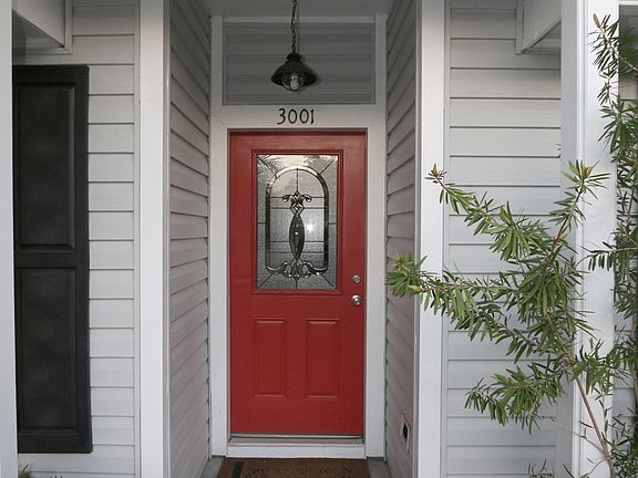 2nd image of 3001 Farrington St