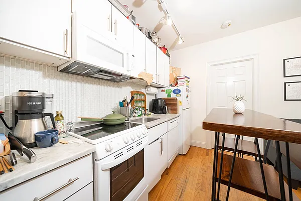 Rented by Living New York | media 8